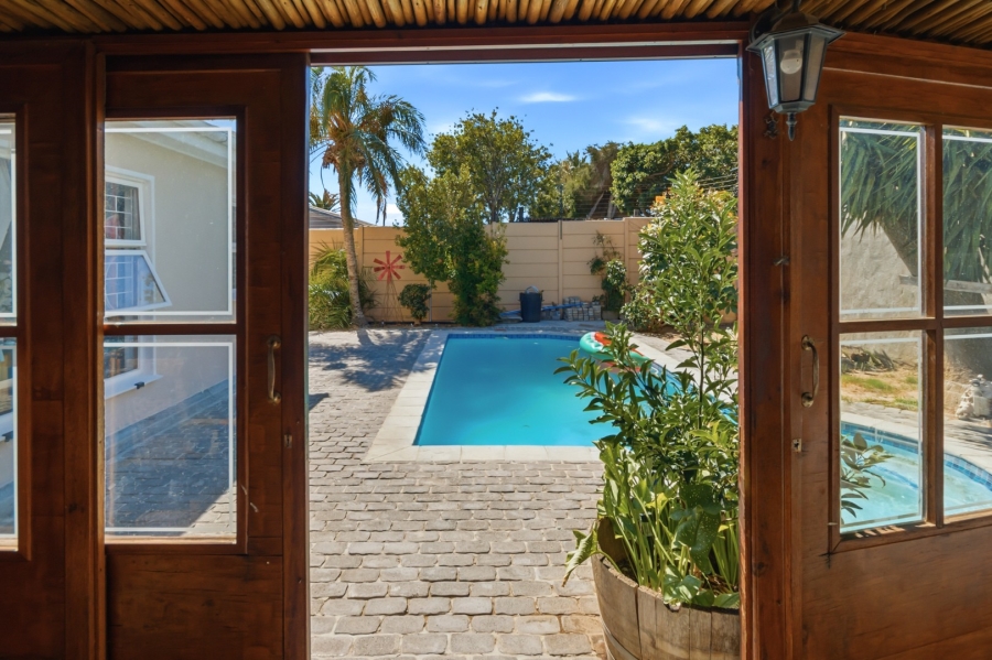 4 Bedroom Property for Sale in Bay Park Western Cape